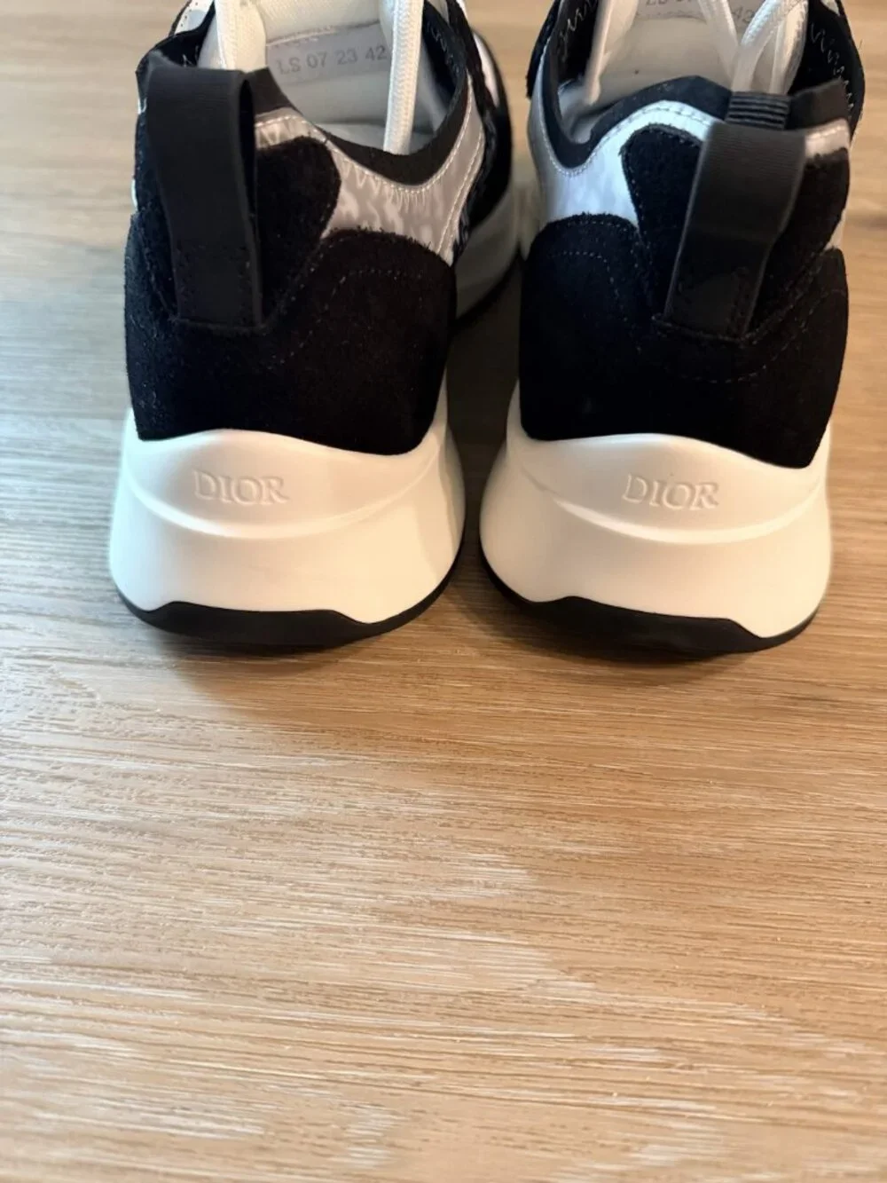 Dior B25 Runner Sneakers SIZE 40 -  Black - Picture 4 of 5